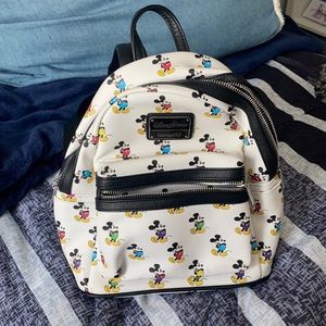 Cute white Mickey Mouse lounge fly back pack
